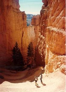 Bryce Canyon, Raman and Rabindra walking down