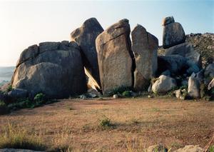 Boulders on hill Richy Valley