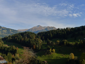 Rougemont to Saanen, the upper walk