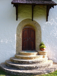 Church steps in Lauenen